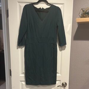 Ann Taylor Green Sheath Dress V-Neck 3/4 Sleeve